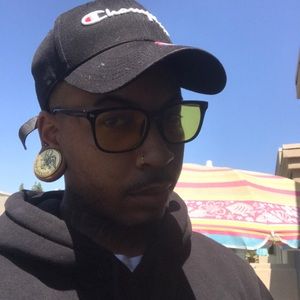 Meet your Posher, Kameron